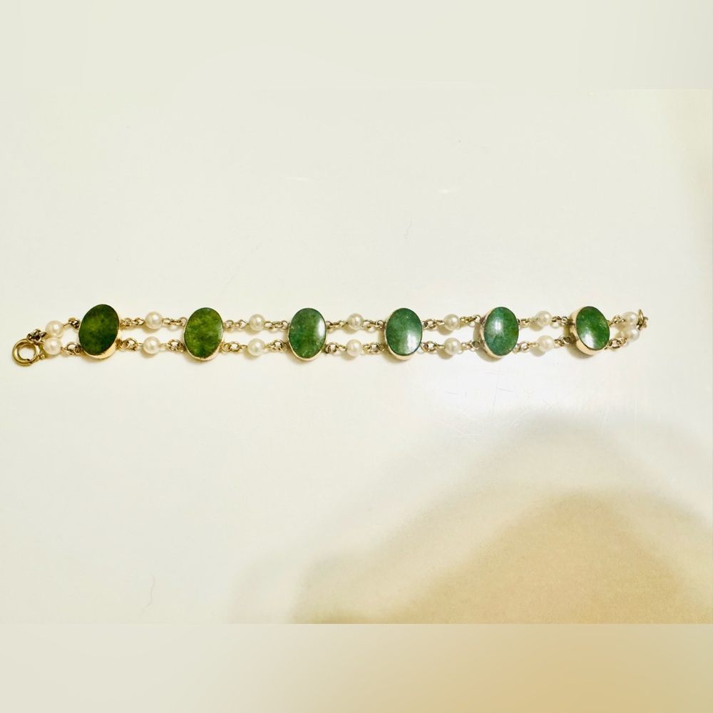 Jade & pearl bracelet